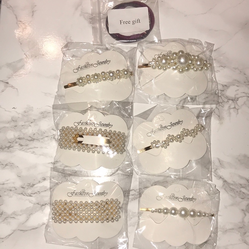 NEW IN BOX SET OF 6 PEARL HAIRCLIPS
